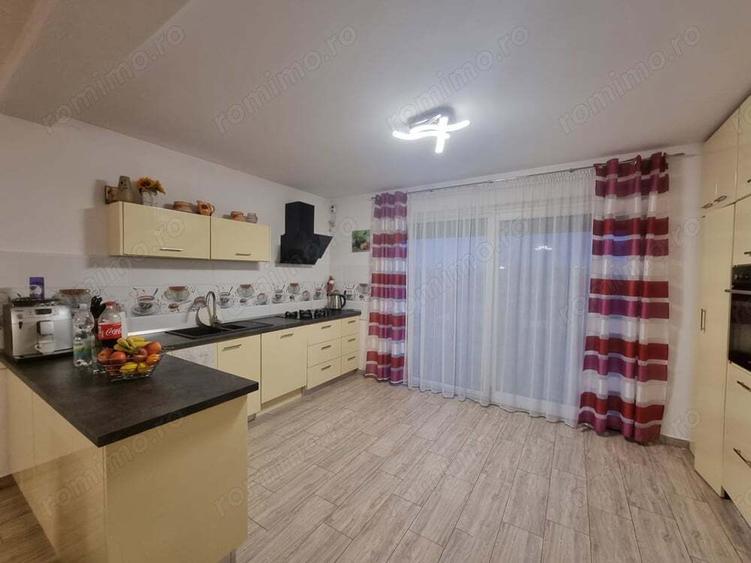 Casă cu 5 camere cu Teren 511 Mp în Ghiroda