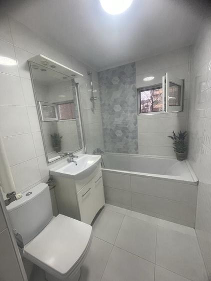 Apartament cu 3 camere decomandat în Nufărul