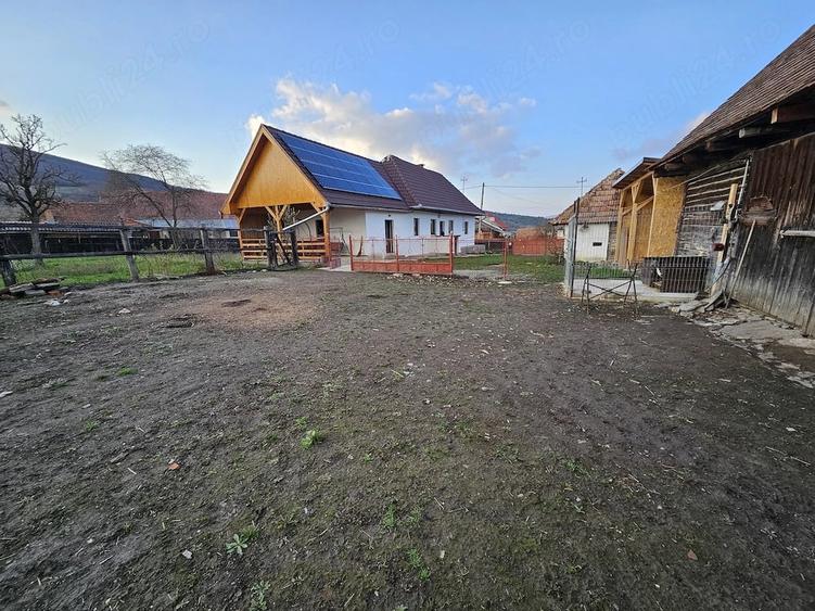 Casă cu Teren 3500 Mp în Zălan