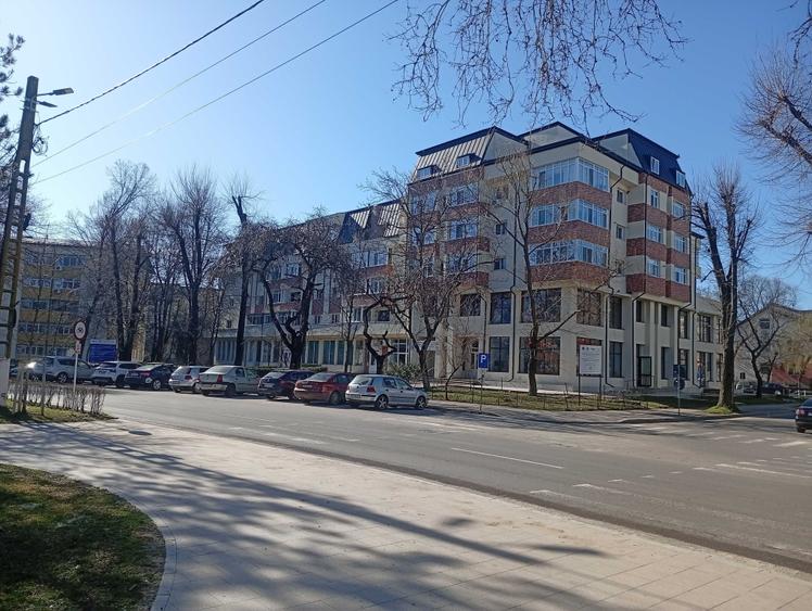 Apartament cu 3 camere în Central