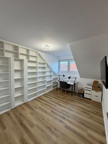 Apartament cu 4 camere decomandat în Central