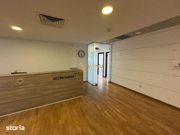 Spațiu comercial, de 4,000 mp, în Central