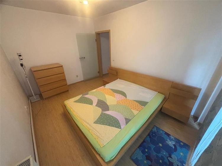 Apartament cu 3 camere decomandat în Tudor