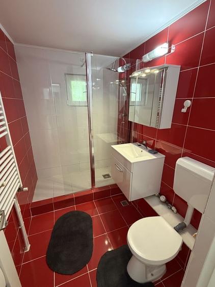 Apartament cu 3 camere decomandat în Eremia