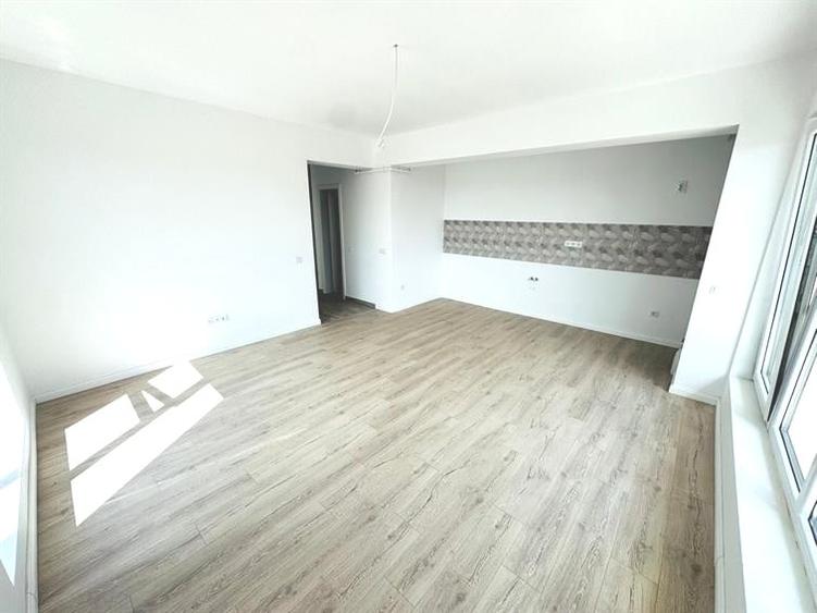 Apartament cu 3 camere decomandat în Theodor Pallady