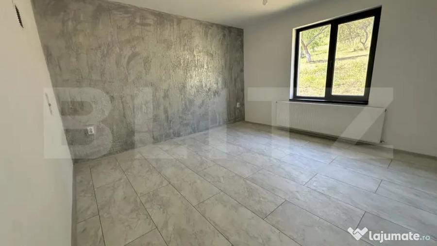 Casă cu 5 camere cu Teren 3200 Mp în Luncoiu de Sus