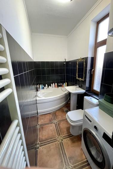 Casă cu 4 camere cu Teren 200 Mp în Ultracentral