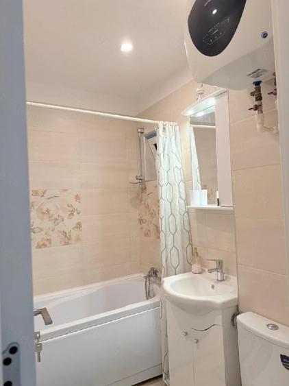 Apartament cu 3 camere semidecomandat, mobilat în Grivița