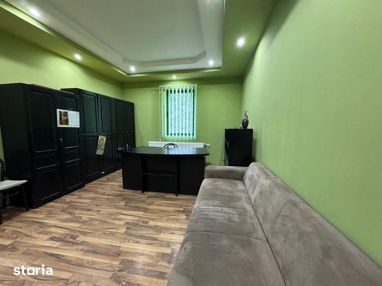 Spațiu comercial, de 25,000 mp, în Vârfurile