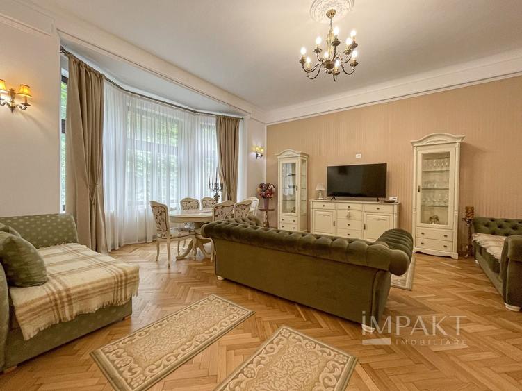 Apartament cu 3 camere semidecomandat, mobilat în Central