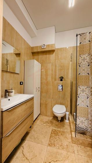 Apartament cu 2 camere decomandat, mobilat în Central