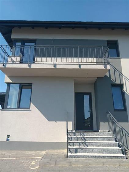 Casă individuală cu 4 camere cu Teren 330 Mp în Valea Adâncă