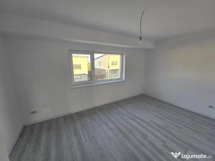 Casă cu 5 camere cu Teren 252 Mp în Valea Lupului