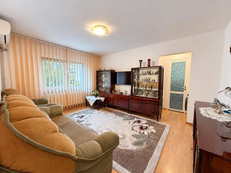 Apartament cu 2 camere semidecomandat în Inel I