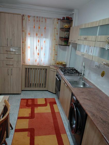 Apartament cu 2 camere decomandat în Energiei