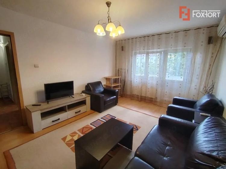 Apartament cu 4 camere decomandat în Soarelui