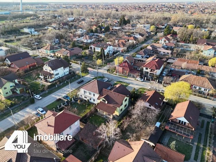Casă cu 7 camere cu Teren 500 Mp în Aradul Nou