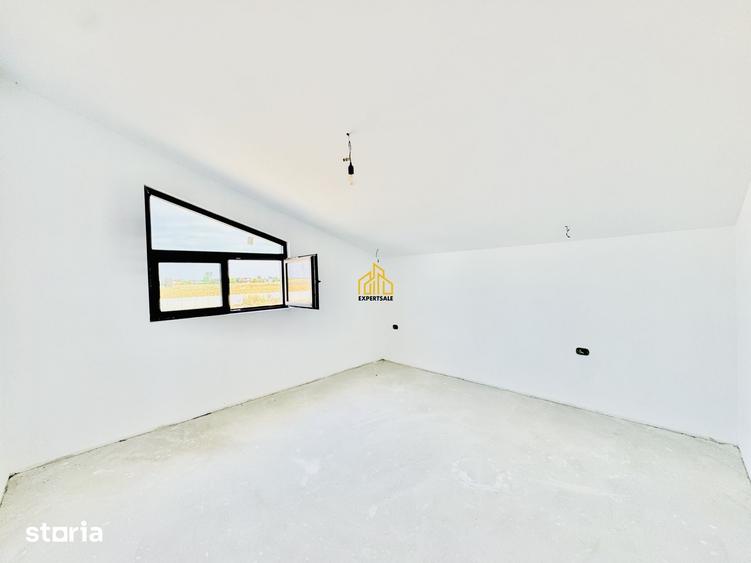 Casă cu 6 camere cu Teren 420 Mp în Domnești