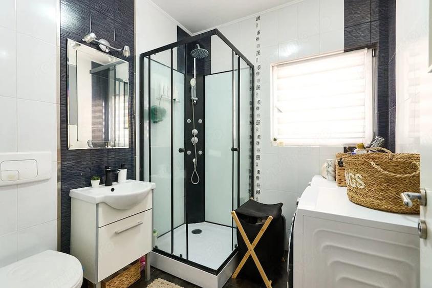 Apartament cu 4 camere decomandat în Eremia