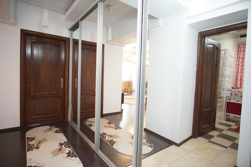 Apartament cu 2 camere semidecomandat, mobilat în Timpuri Noi