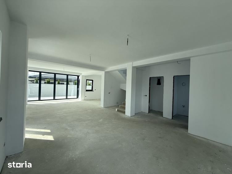 Casă cu 3 camere cu Teren 429 Mp în Cristian