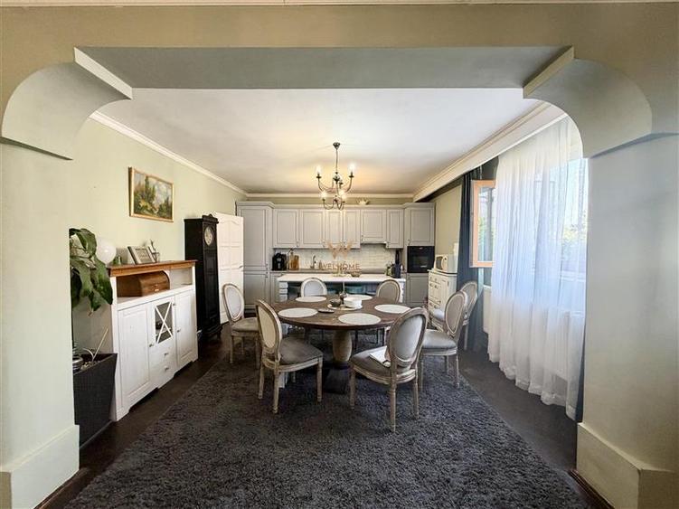 Duplex cu 4 camere cu Teren 200 Mp în Central