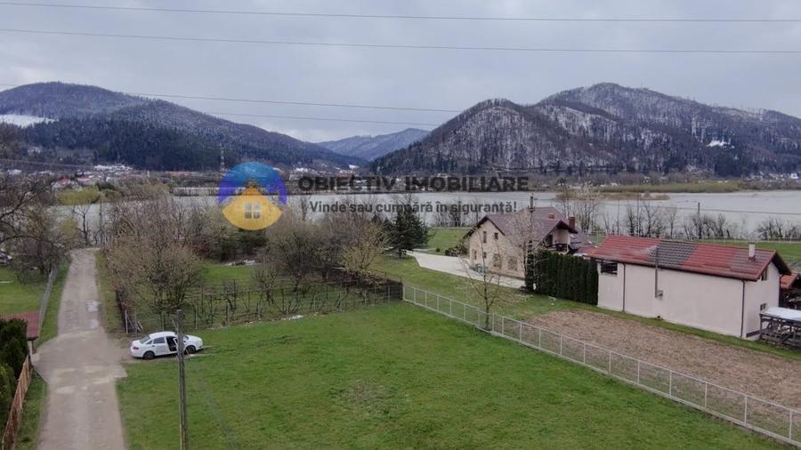 Teren intravilan de 1372 mp, în Vaduri