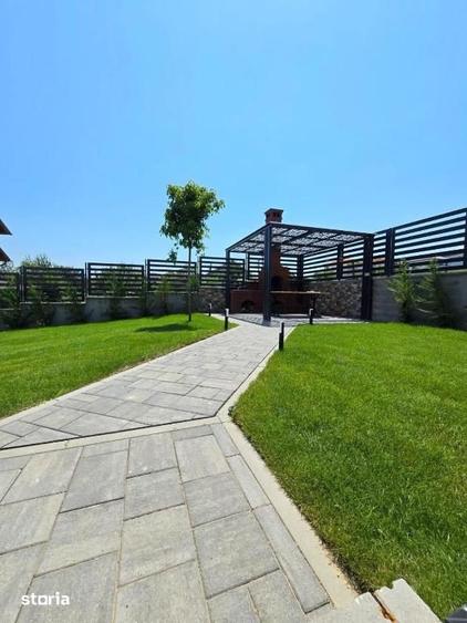 Casă cu 5 camere decomandat cu Piscina în Chinteni