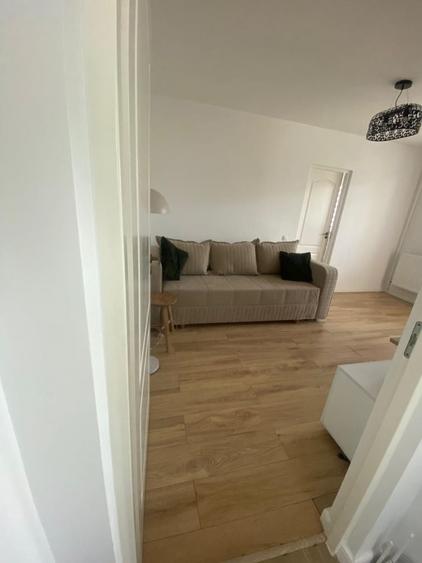 Apartament cu 2 camere semidecomandat în Crâng