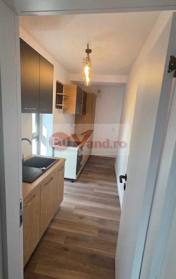 Apartament cu 3 camere decomandat, mobilat în Central