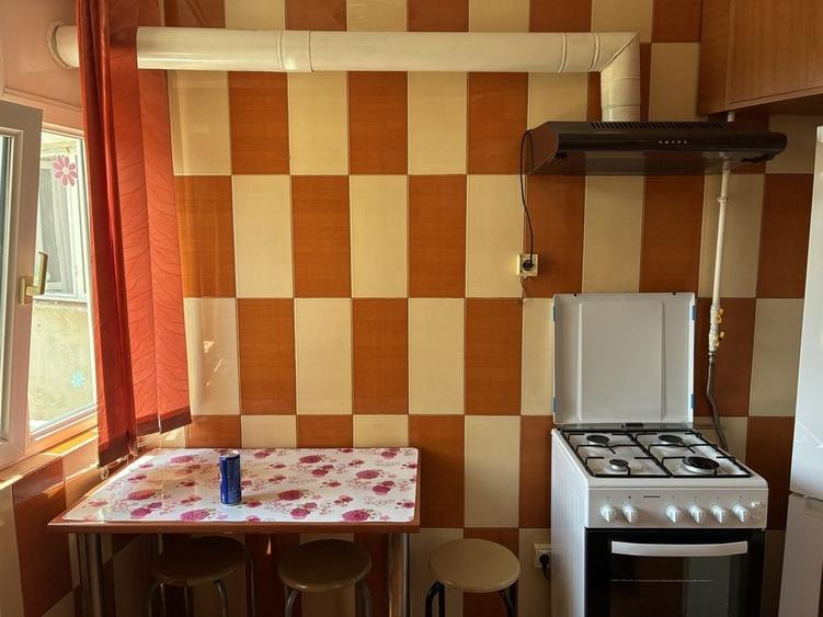 Apartament cu 2 camere decomandat în Exterior Vest
