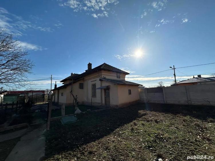 Casă cu 4 camere în Central