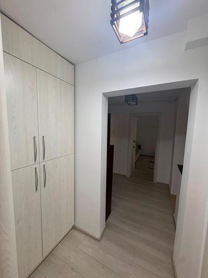 Apartament cu 2 camere decomandat în Micro 6
