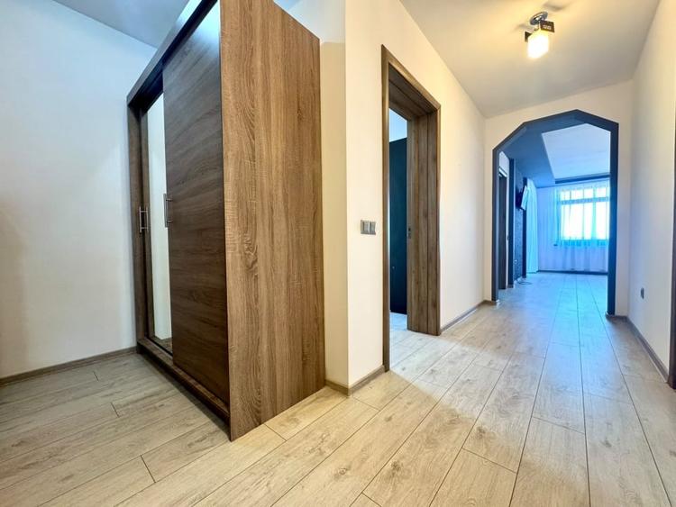 Apartament cu 3 camere decomandat, mobilat în Europa