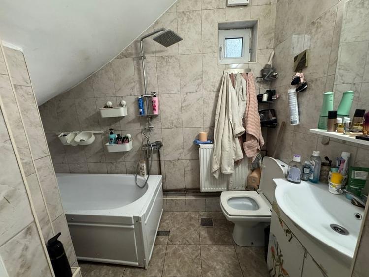 Casă individuală cu 5 camere cu Canalizare în 23 August (Cațelul)