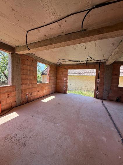 Duplex cu 4 camere cu Canalizare în Sânandrei