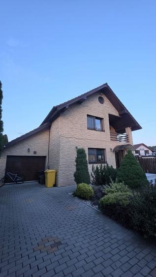 Casă cu 4 camere în Corunca