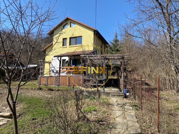 Casă individuală cu 4 camere cu Canalizare în Slănic