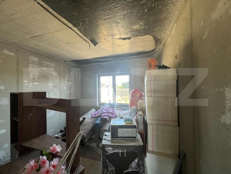 Casă individuală cu 5 camere cu Canalizare în Malu Mare