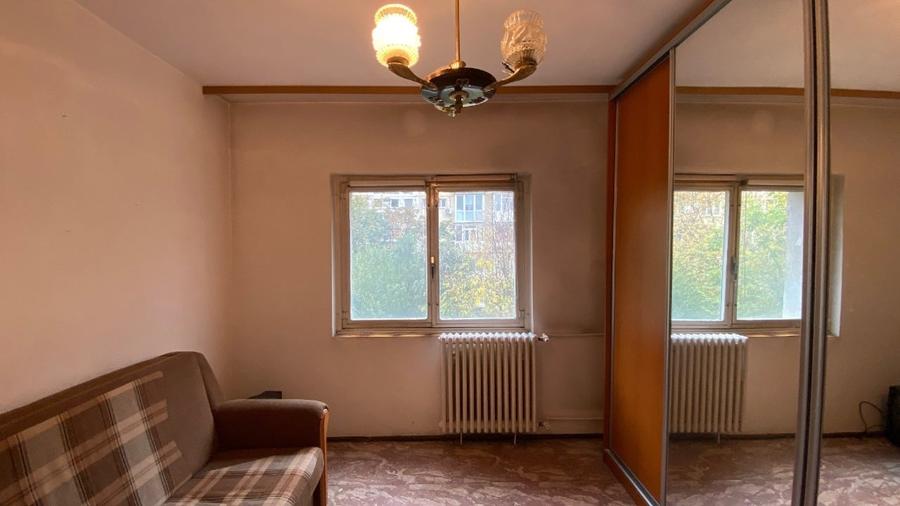 Apartament cu 3 camere în Tineretului
