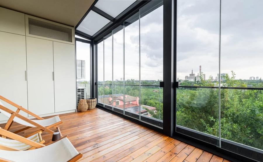 Apartament cu 3 camere semidecomandat, mobilat în Dămăroaia
