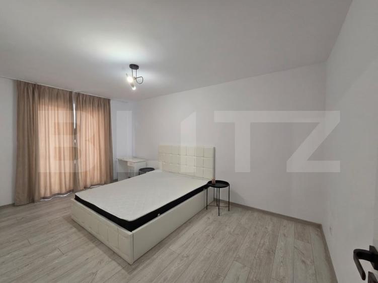 Apartament cu 3 camere decomandat, mobilat în Florești