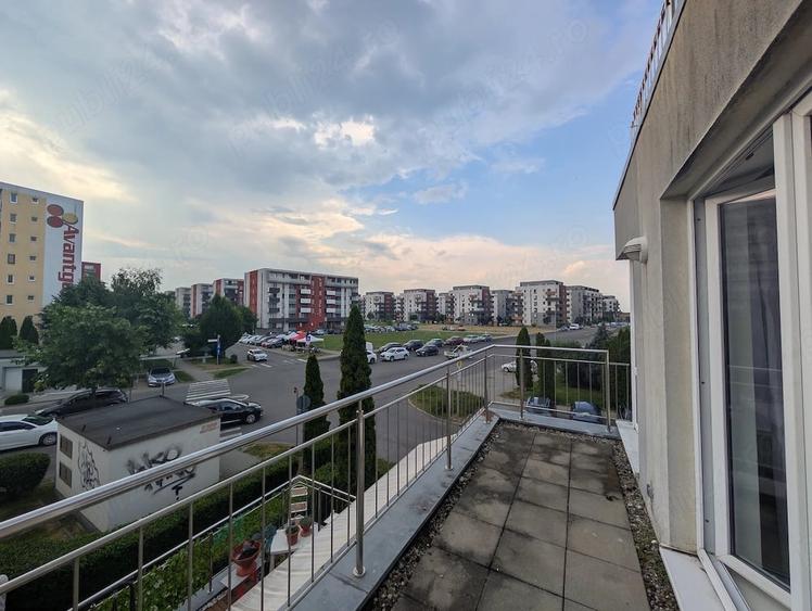 Apartament cu 3 camere decomandat în Avantgarden