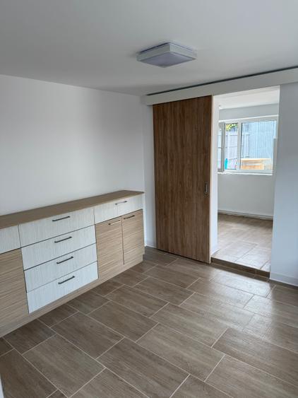 Casă cu 2 camere cu Teren 200 Mp în Jiului