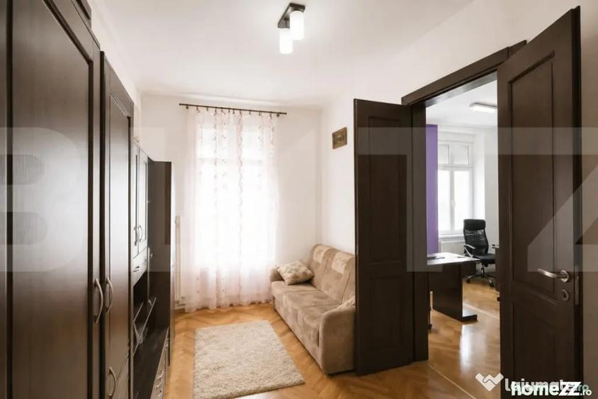Apartament cu 5 camere decomandat în Central