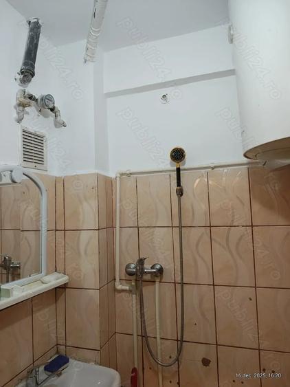 Garsonieră decomandată în Central