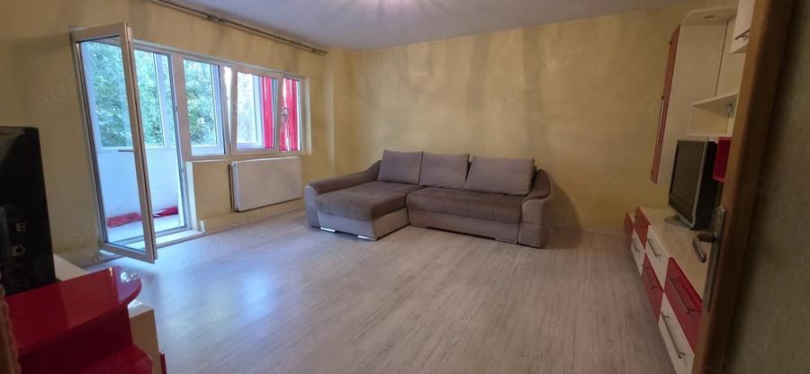 Apartament cu 3 camere decomandat în Bucovina