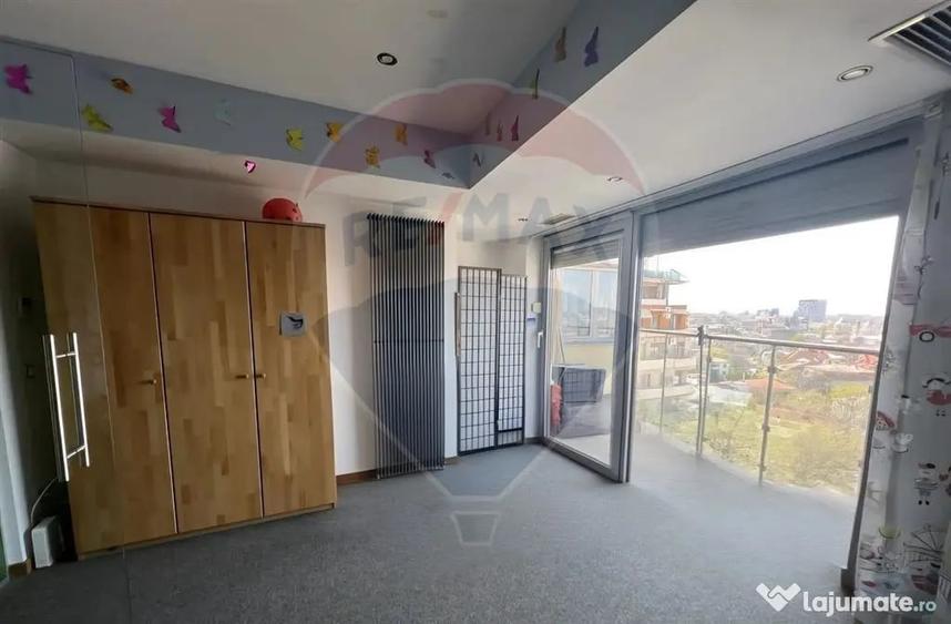 Apartament cu 5 camere decomandat în Armeneasca