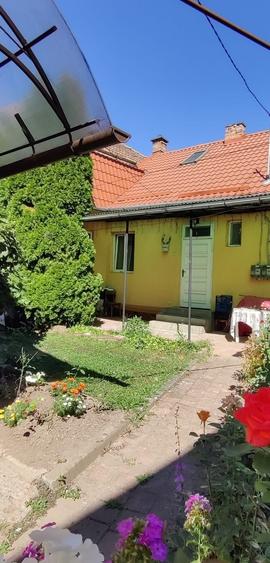 Casă cu 2 camere în Central