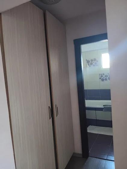 Apartament cu 2 camere semidecomandat, mobilat în P-ța Reșița